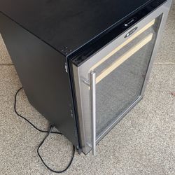 Uline Wine And Drink Fridge 24x34