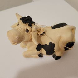 Vintage Holstein Hand Painted Cow With Bell And Straw Bow Around Neck - Rare Find