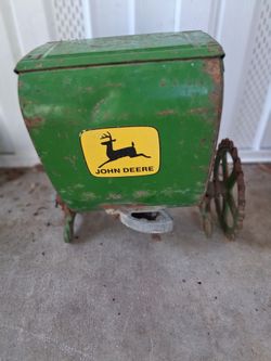 Vintage 1950's - JOHN DEERE CORN SEED PLANTER GREAT FOR YARD DECOR