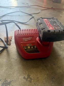 Milwaukee M12 Battery Charger with Battery