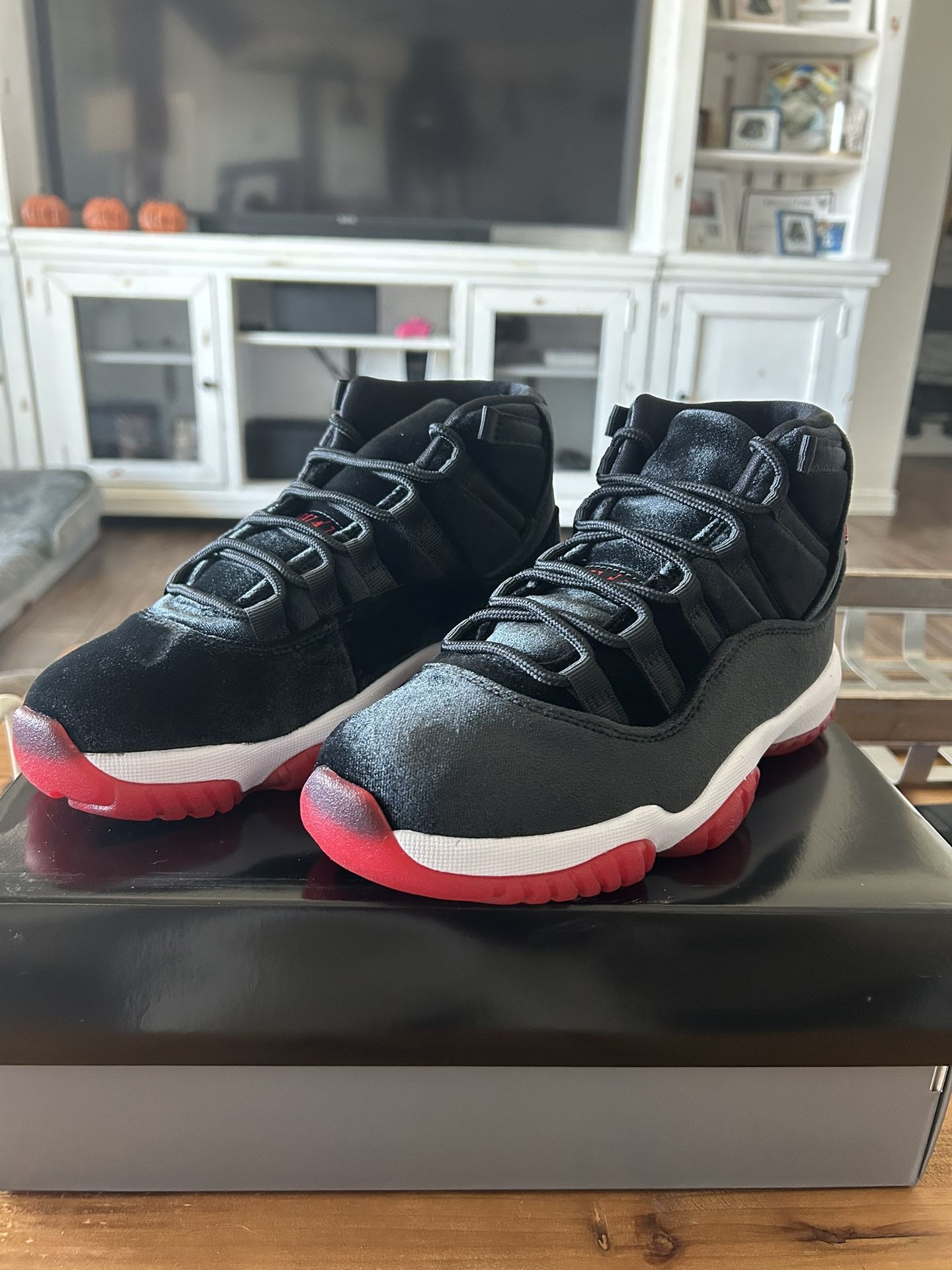 Jordan 11’s Bred Velvet 