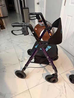 New Walker rollator / chair asking $100