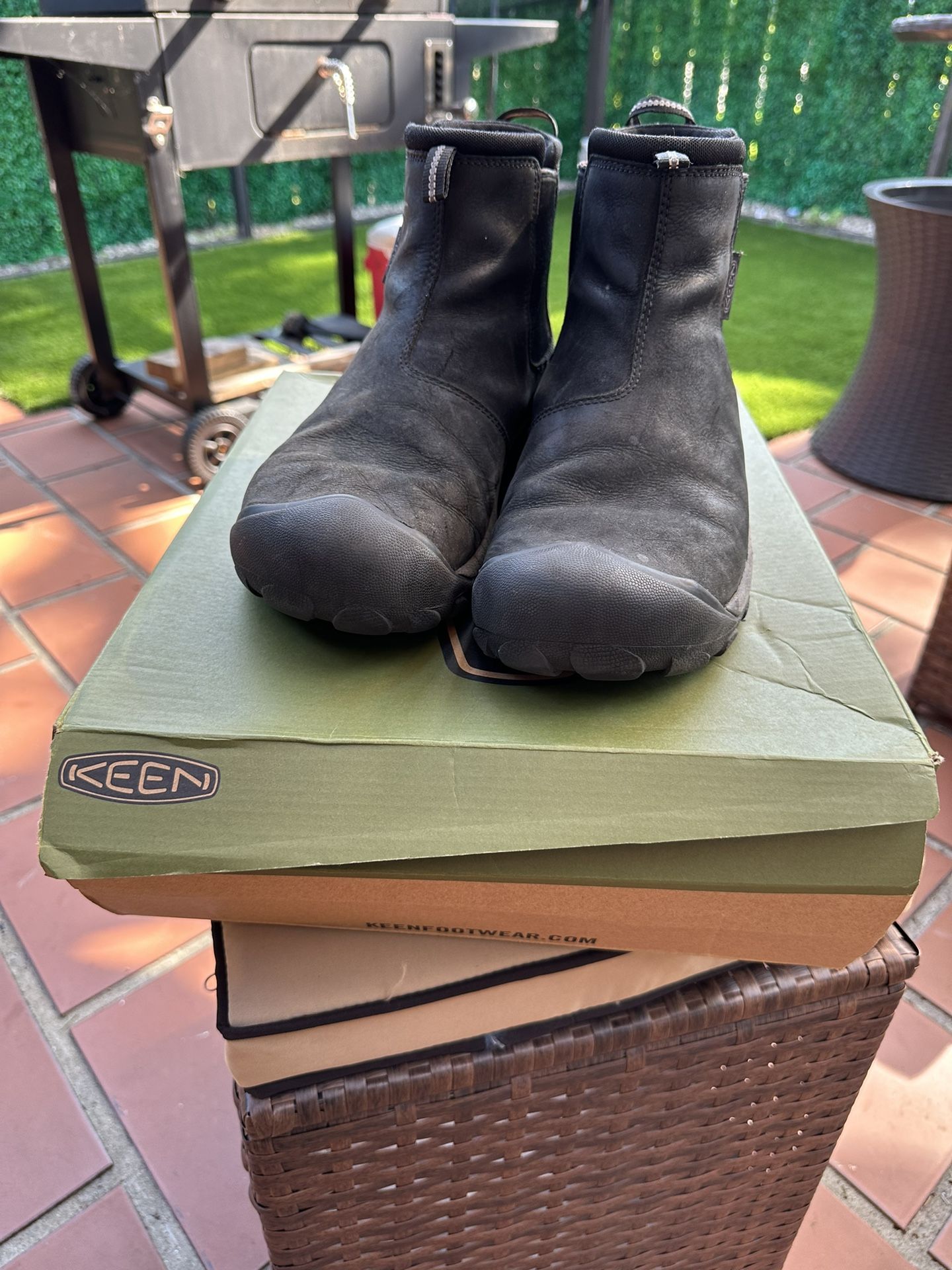 KEEN Targhee II Chelsea Boots