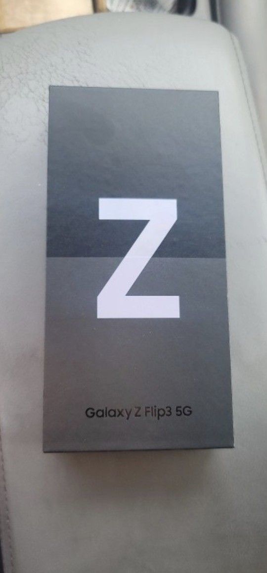 Samsung Galaxy Z Flip3 T-Mobile Like NEW