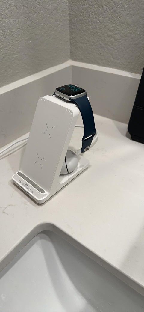 Wireless charging station, 3-in-1 fast wireless charger stand for multiple devices Apple Watch Ultra Series 10 9 8 7 6 SE 5 4 3 2,iPhone 16 15 14 13 1