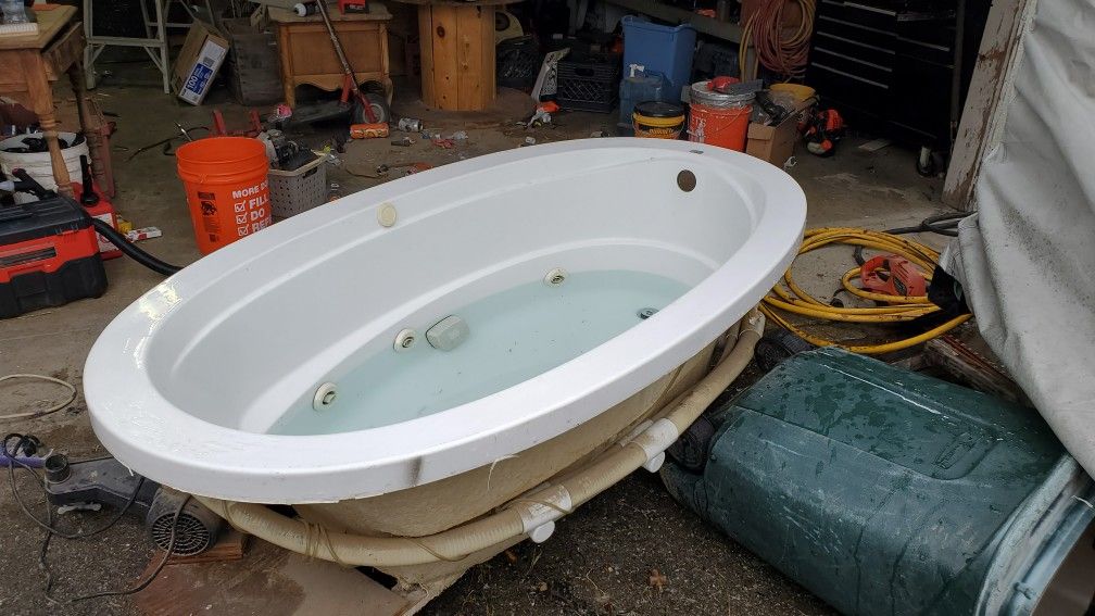 LASCO Bathware jacuzzi tub for Sale in Upland, CA OfferUp