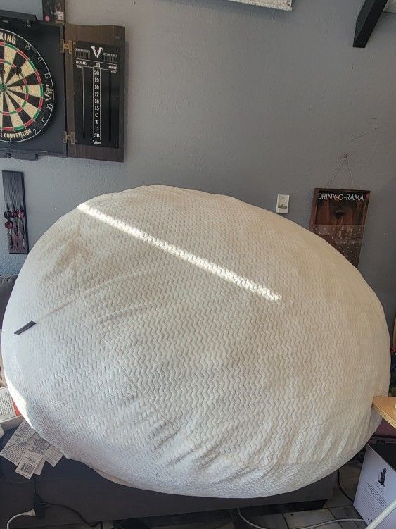 Lounge and Co Jumbo Lounger 50" Diameter x 22" H for Sale in Garden