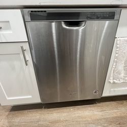 Whirlpool Dishwasher