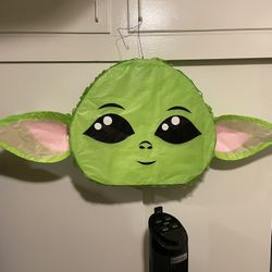 Yoda Piñata 
