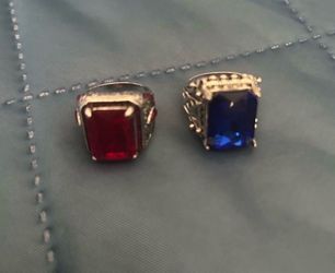 Selling New 2 Men’s stainless steel ring size 8, new
