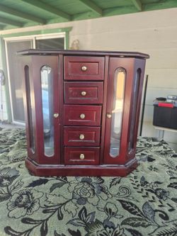 Wooden display jewlery case