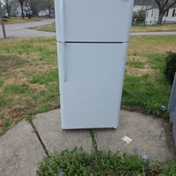 29" Frigidaire Refrigerator 