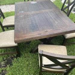Free gratis Table With 6 Chairs Comedor