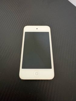 iPod Touch 4th Gen 32 GB Unlocked in Great Condition
