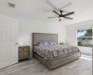 King Bedroom Set in Great Condition