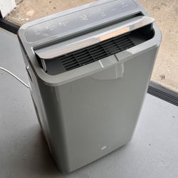 Air Conditioner GE- 7,500 (DOE) BTU 3-in-1 Cools 300 Sq. Ft. with Dehumidifier and Remote