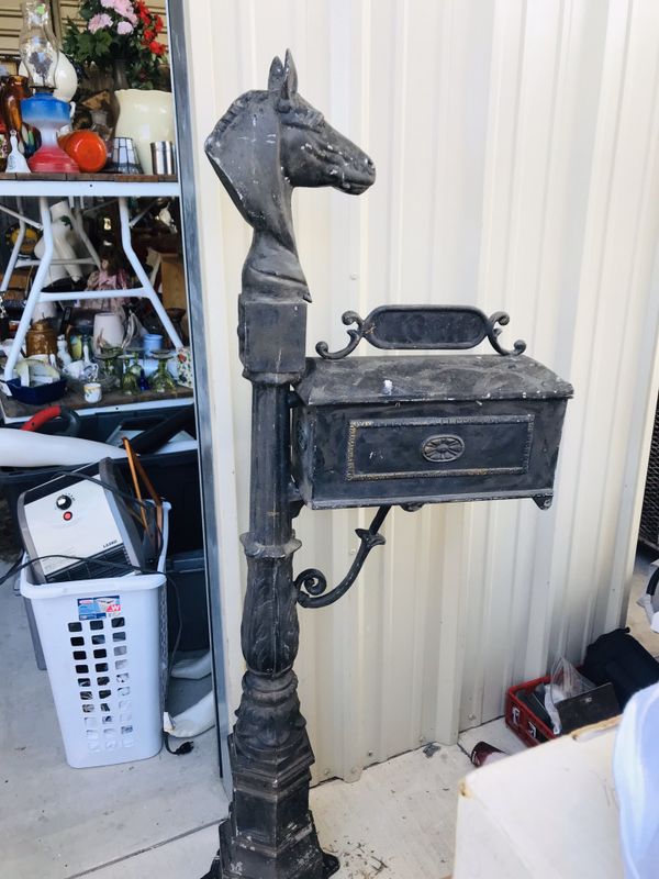 CAST ALUMINUM HORSE MAILBOX 5’3”TALL 7 1/2”x 18” BOX for Sale in San