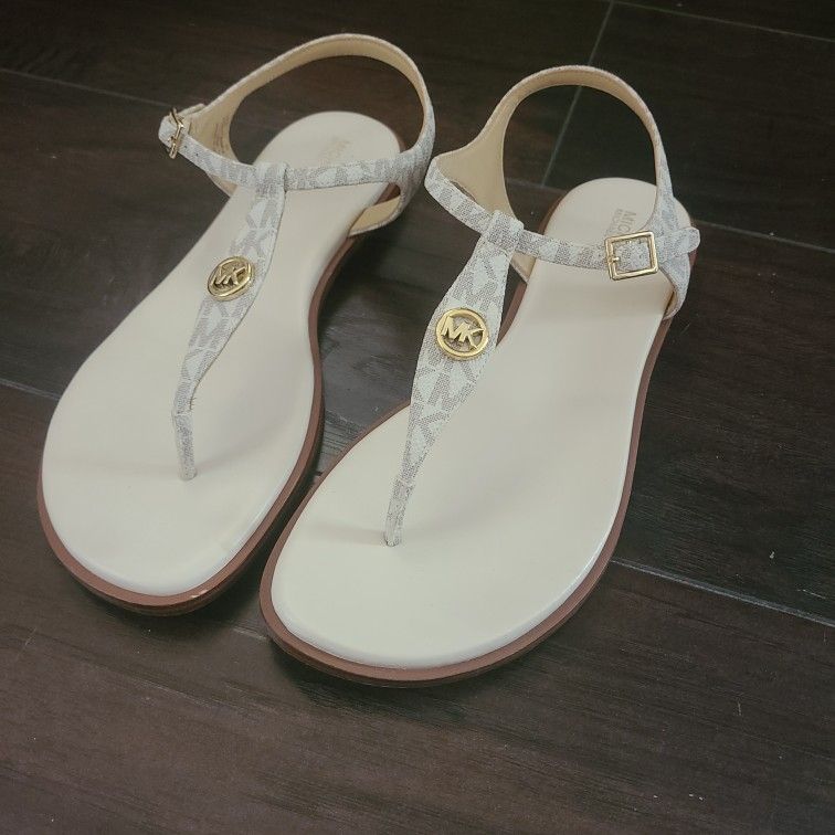 Michael Kors Size 9