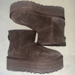 UGG Classic Mini Platform Boot