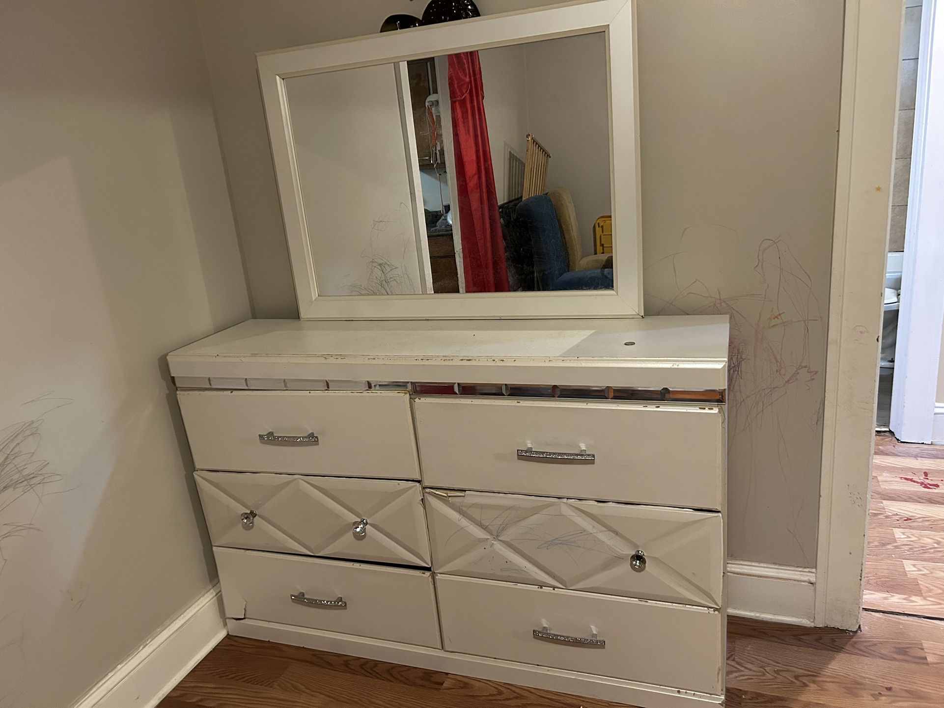 Dresser 