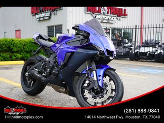 2024 YAMAHA YZF-R1