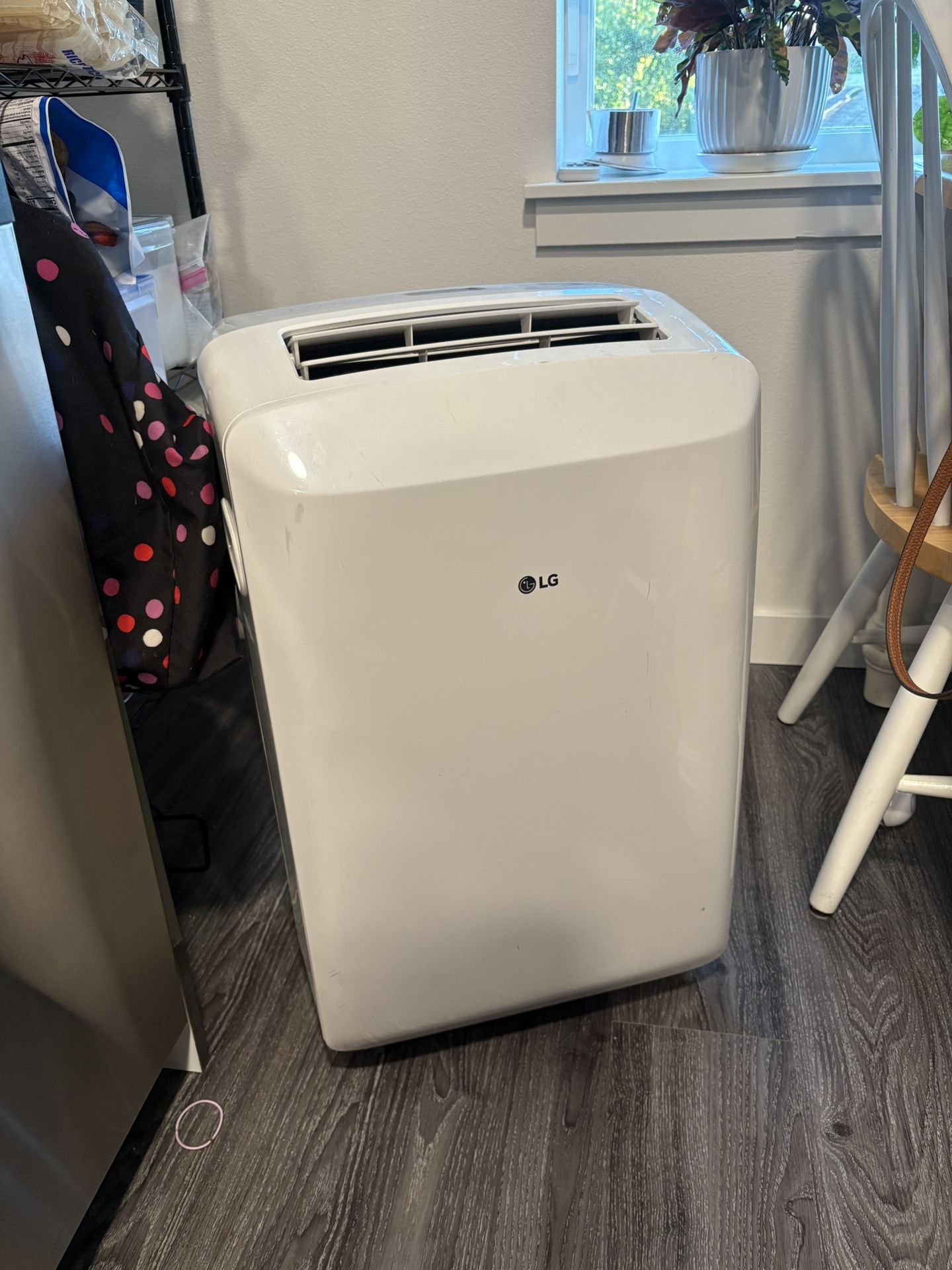LG Portable Air Conditioning Unit
