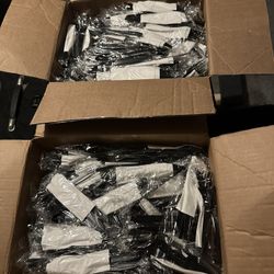 2 Boxes Of Plastic Wear ( 500 Count )