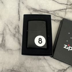 Zippo 8-Ball Vintage Licorice Black Matte 24331
