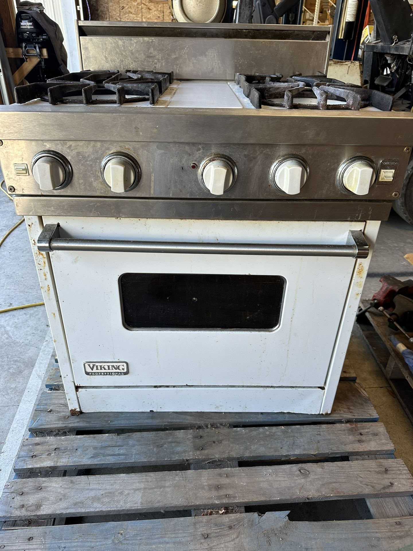 Viking Professional Convection 4 Burner Gas Oven/Range Stove  30”