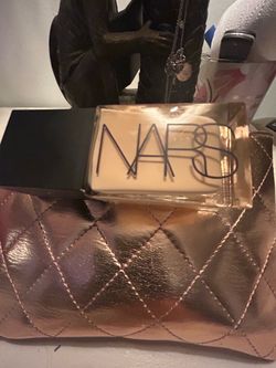 NARS LIQUID MAKEUP