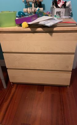 COMPLETE BEDROOM SET !!! Headboard, Nightstand, Dresser, Desk,Cubbies