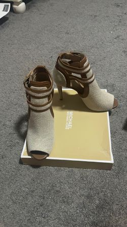 Open toe bootie