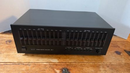 Sansui SE-7 Graphic Equalizer Black Analog RCA 2-Ch 4 Inputs  7W 1977 

Tested Works Properly 

Good cosmetic condition