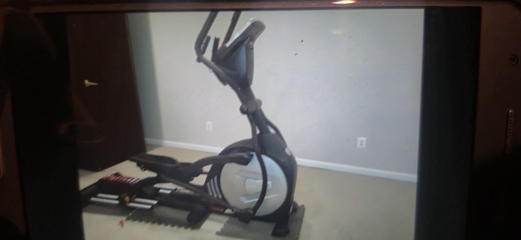 Sole E35 elliptical machine