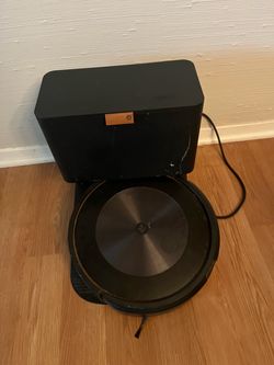 iRobot Roomba Robot Vacuum with Auto-Empty Base