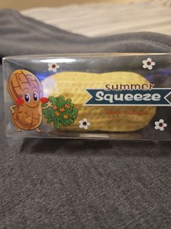 Crunchy peanut squishy