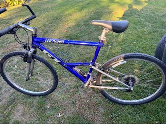 90’s GT RTS-3 Mountain Bike  BLUE 21 Speed Bicycle  7000 Series ALUMINUM  $175