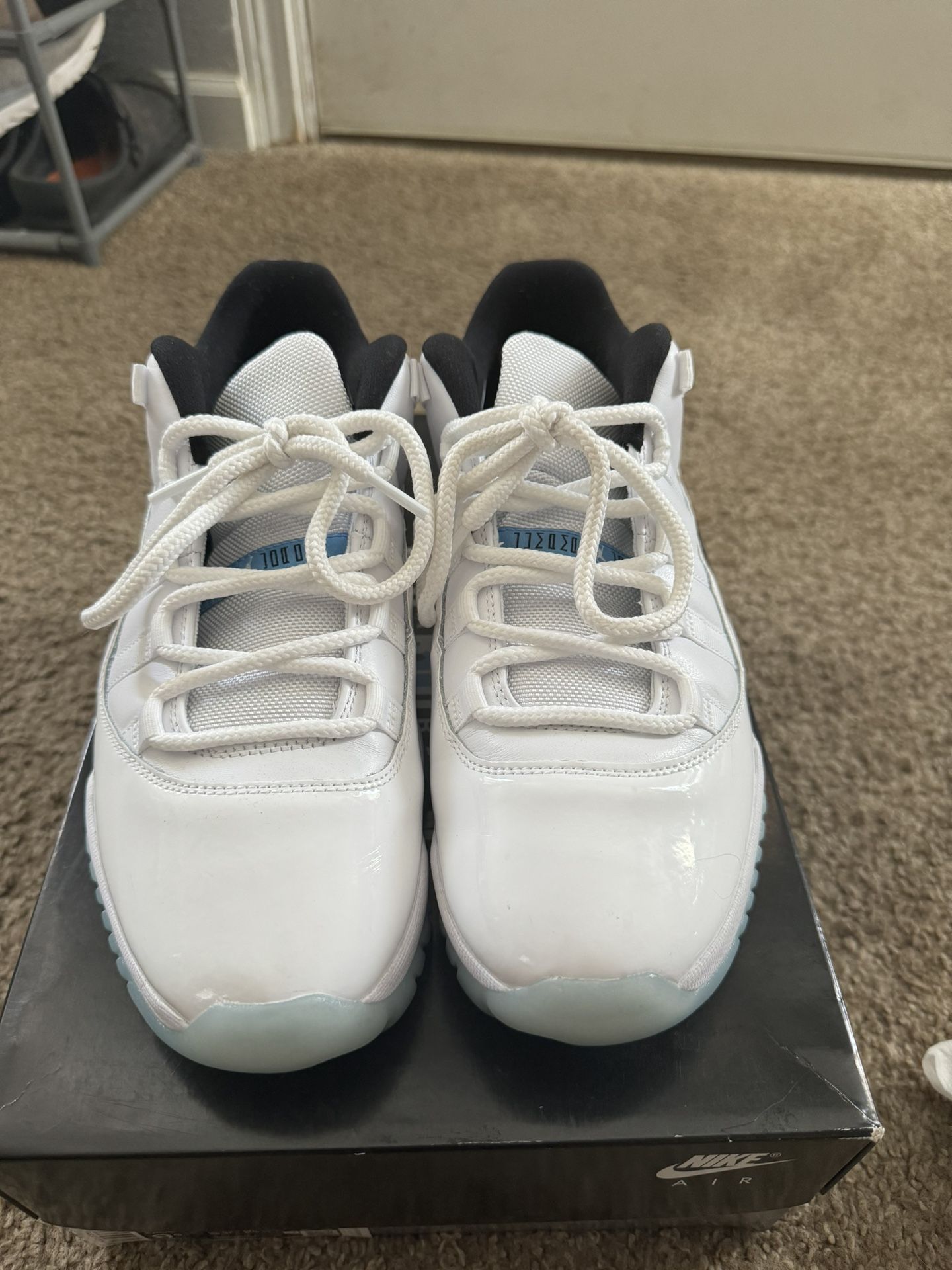 Air Jordan 11 Retro Low “Legend Blue” Size 9.5