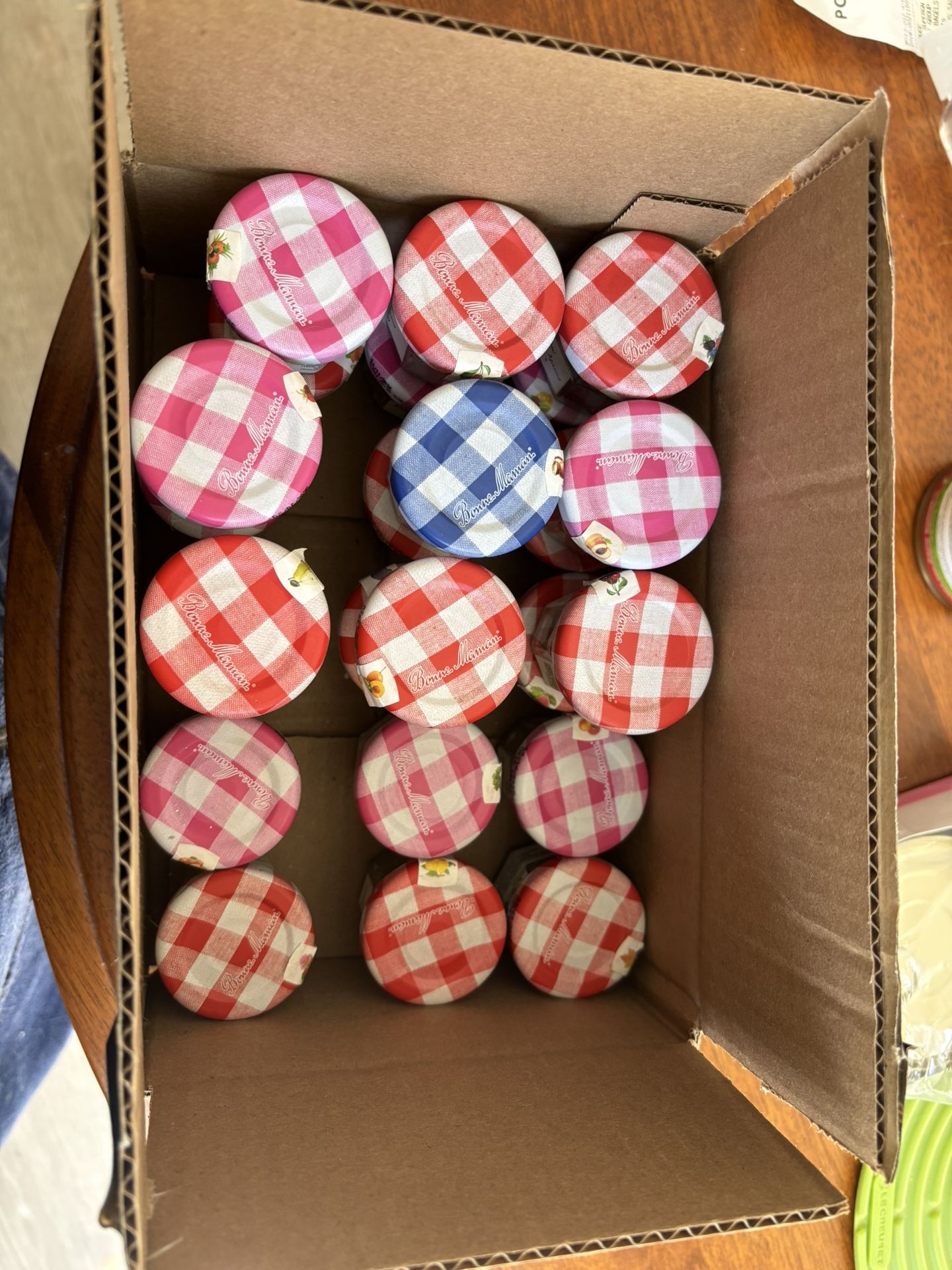 Free 1-oz Jars