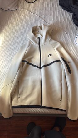 | PICKUP ONLY | cream Nike tech / size M /