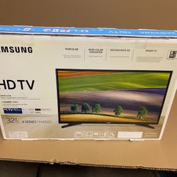 SAMSUNG 4500 32" 720P HD Smart LED-LCD TV, UN32M4500BFXZA 