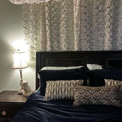 Bedroom Set For Sale 