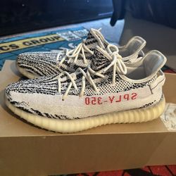 yeezy 350 v2 zebra
