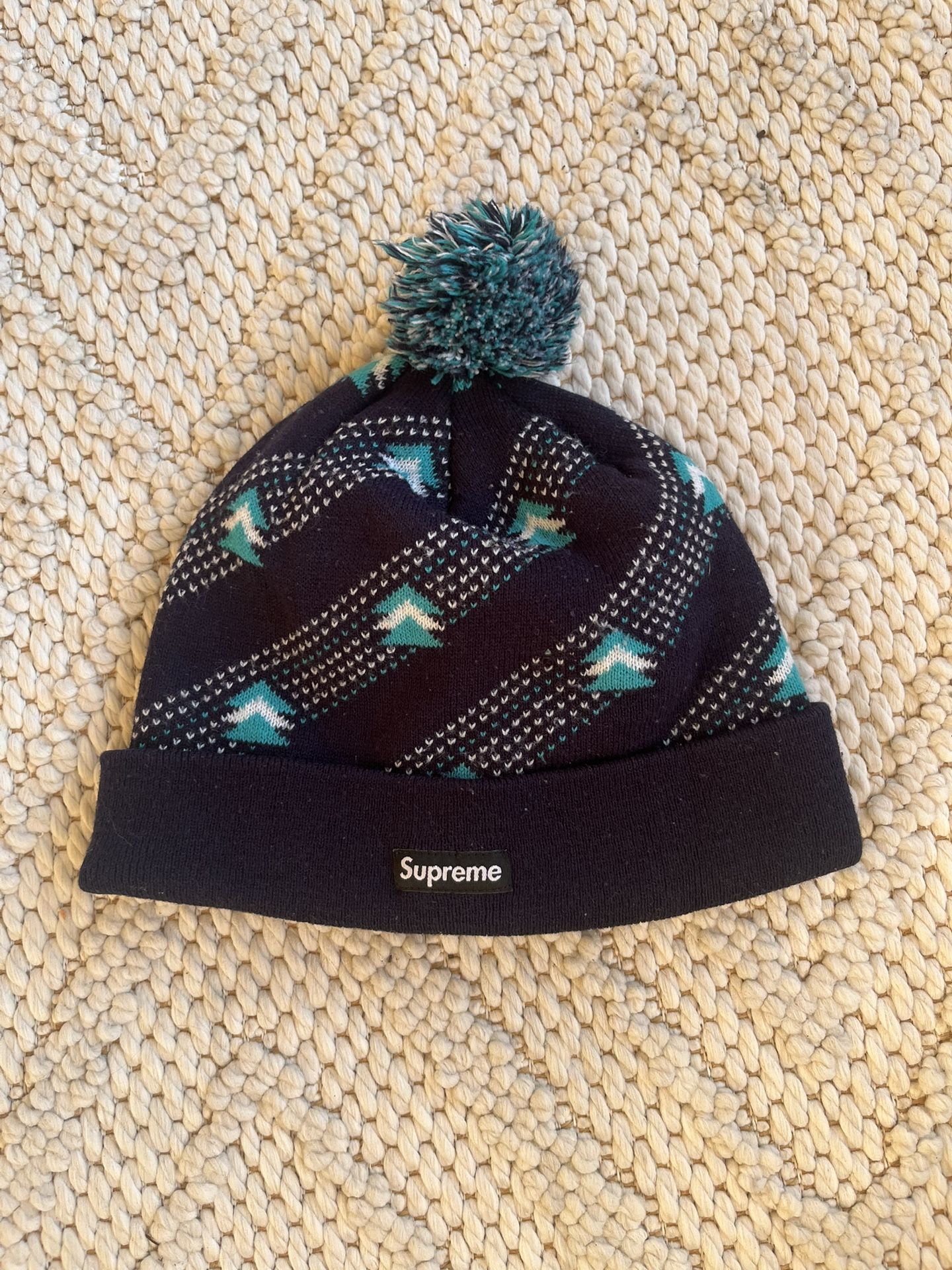 FW17 Supreme NYC Exclusive Blue Arrow Unisex Beanie/Hat Accessory