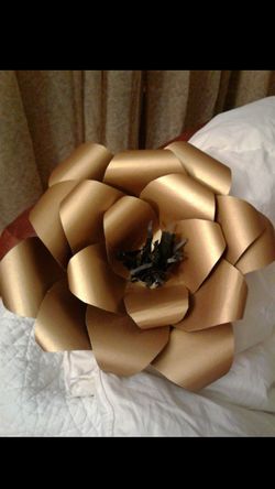 Hago flores para decorar en fiestas,$ 6 cada una