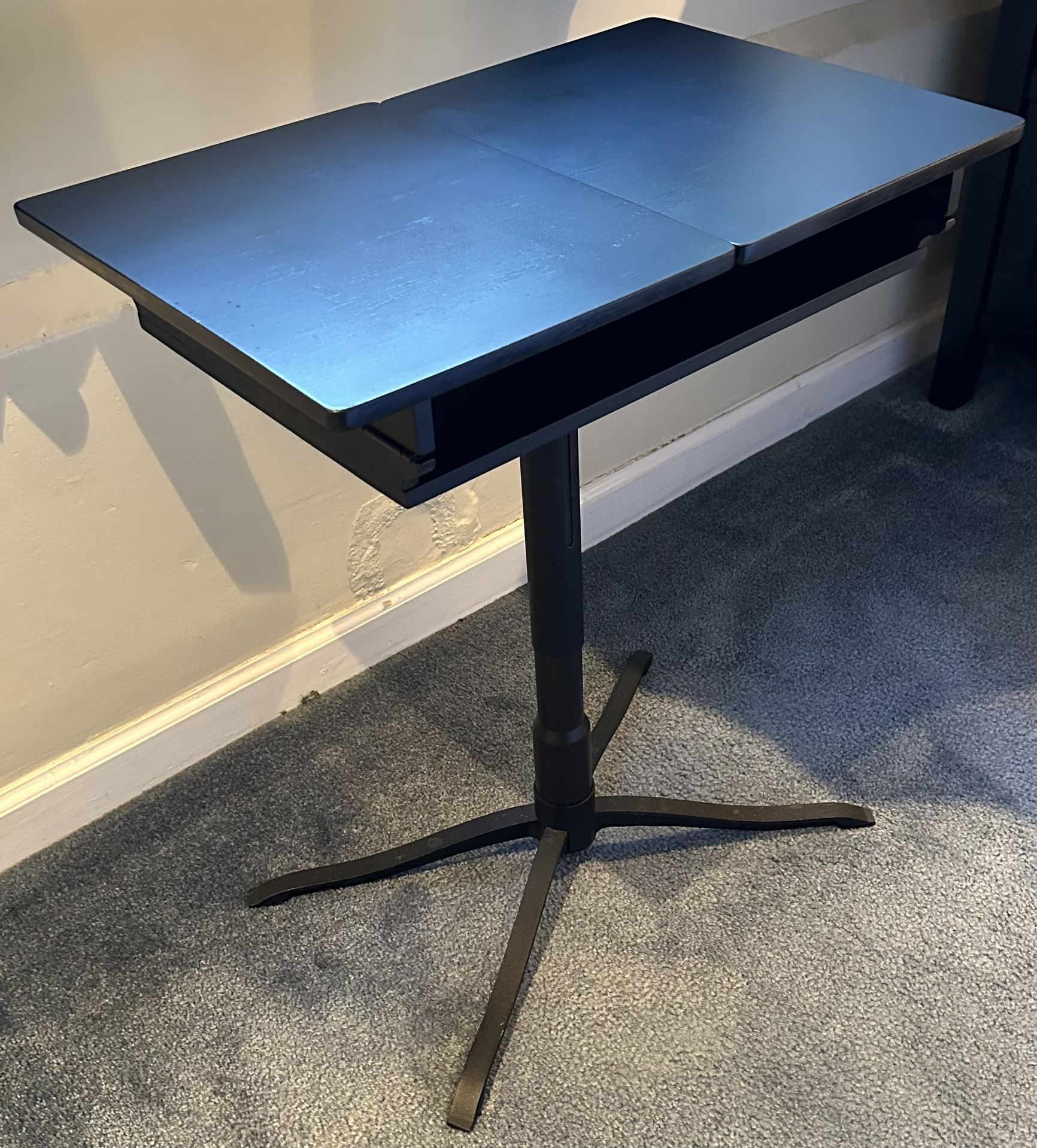 Rod Iron Leg Laptop Table Like New!