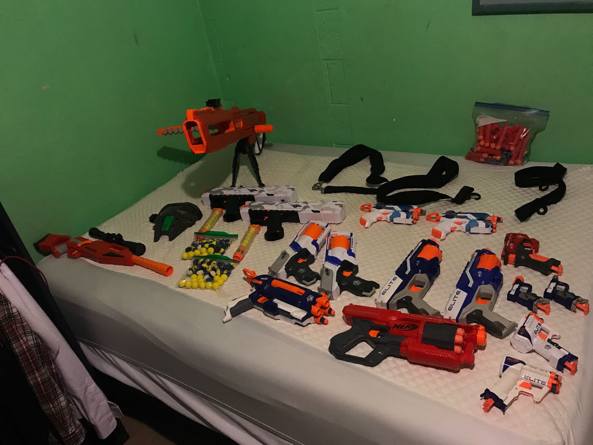 Nerf gun big bundle look at the my profile for the updated version