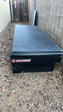 Truck tool box