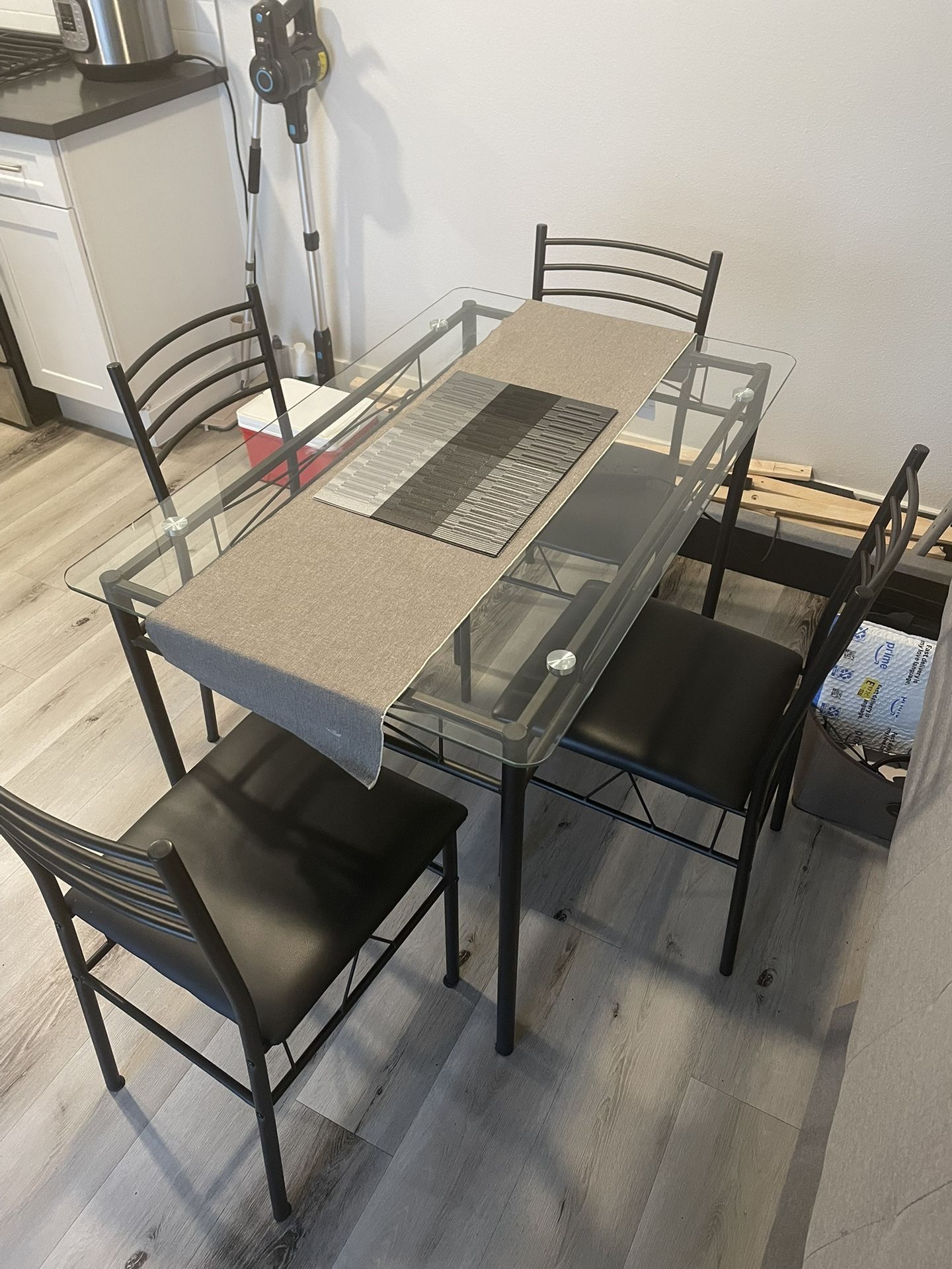 Dining Table With 4 Chairs 