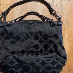 Coach Handbag With Shoulder And Handle Straps